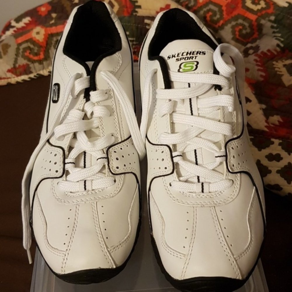 Skechers Sports White & Black Leather Sneakers.